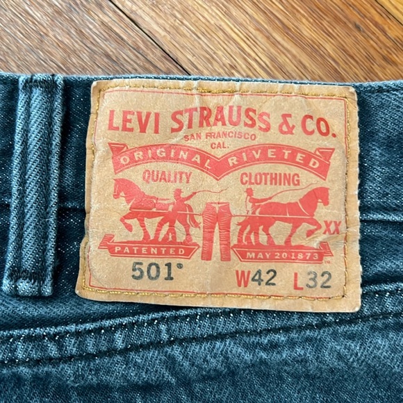 Levi’s 501 Gray Buttonfly Jeans Sz 40 - Picture 4 of 5